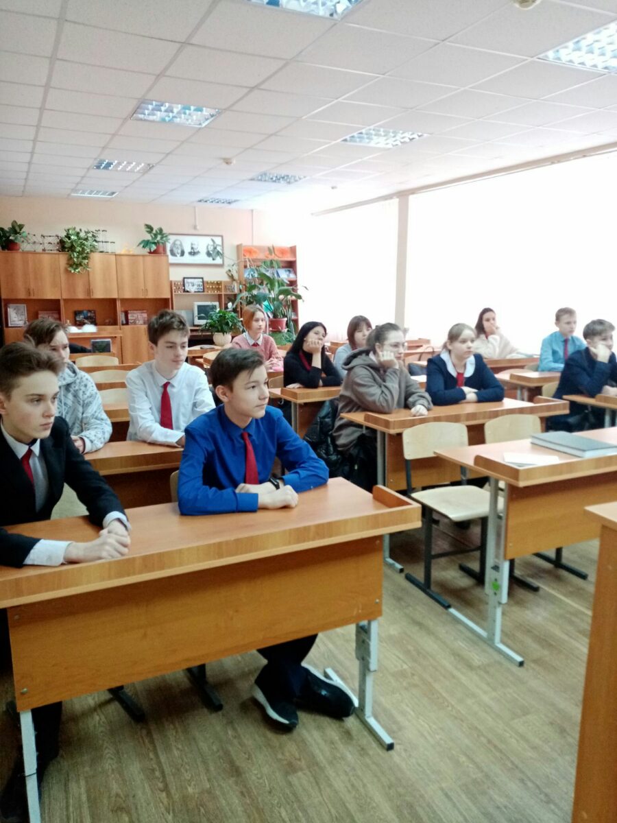 Преподаватель кафедры провела профориентационную беседу с семиклассниками